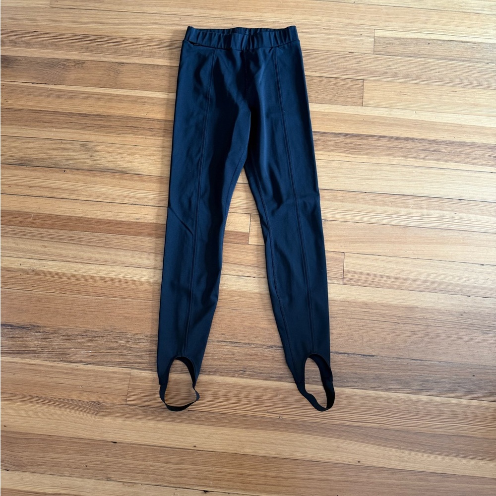 ALO Yoga Black Leggings - Picture 2 of 12